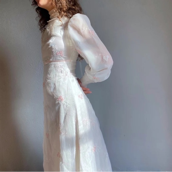 COPY - Vintage 1970s Wedding Dress - Picture 4 of 6